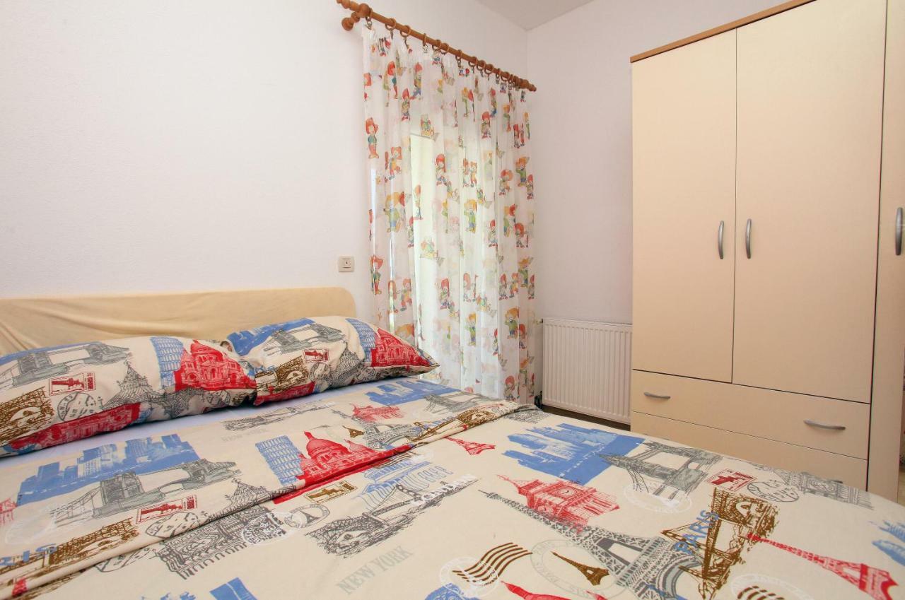 Apartman Dinka Apartment Trogir Bagian luar foto